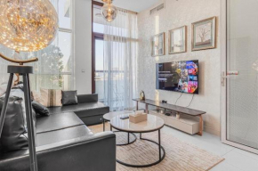 Trendy Fully Equipped Beautiful Apartment for Four near to Metro